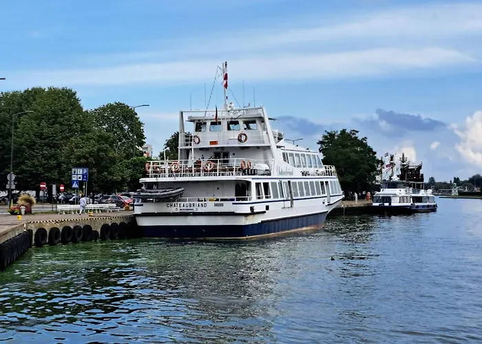 303 * 슈비노우이스쳬